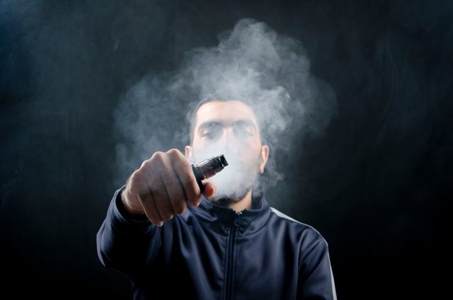 Uvodi se zabrana u Srbiji: Nema više vejpova za maloletnike